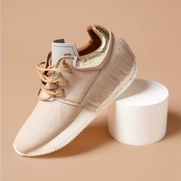 🤎Esseutesse fringe sneakers🤎 - Picture 8 of 8